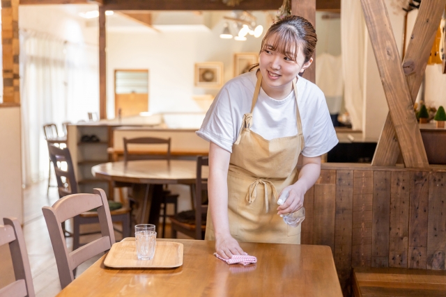 飲食店従業員にある体の不調トップ３とは？